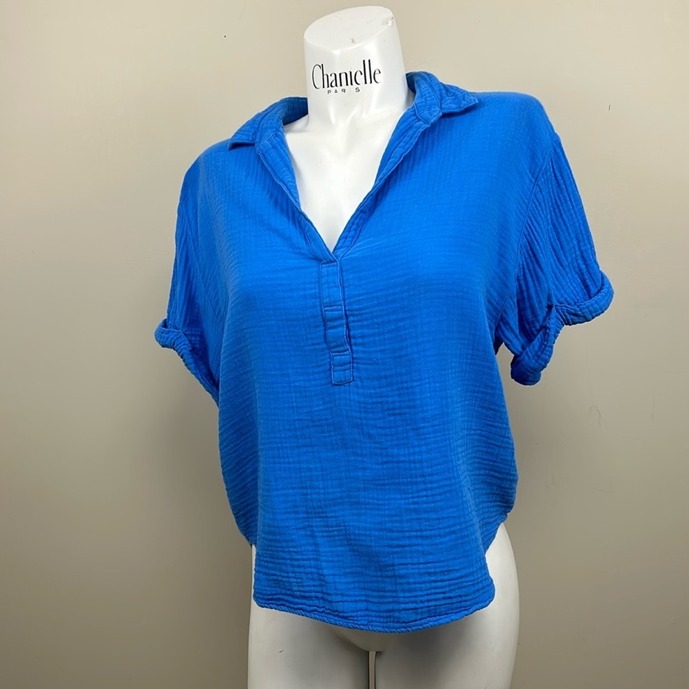 XIRENA v neck blue shirt sleeve cotton top small